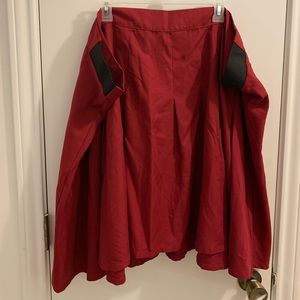 Maroon Torrid skirt, size 6, back zipper and stretchy side waistband